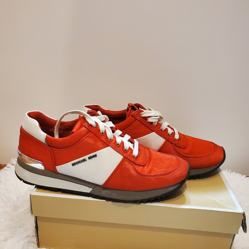 Gym shoes